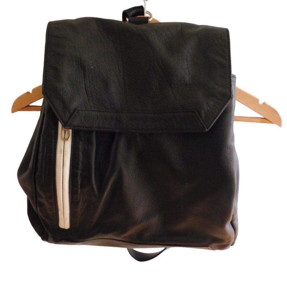 VTG Rian Convertible Sling Backpack Black‎ Pebbled Leather Medium Handbag - Picture 11 of 11